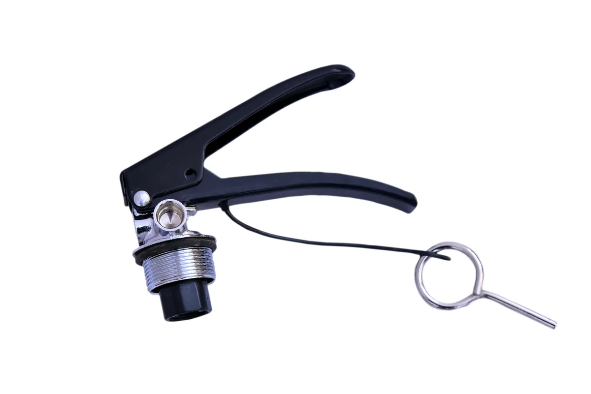 Squeeze Grip Valve Head with Safety Pin